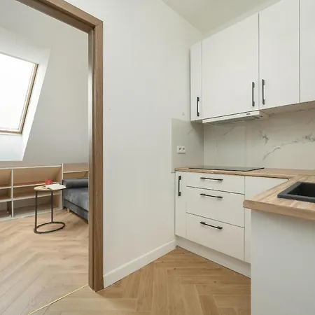 Spacious For 11 With 5 Bedrooms In By Renters Apartamento