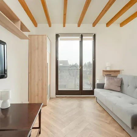 Apartamento Spacious For 11 With 5 Bedrooms In By Renters