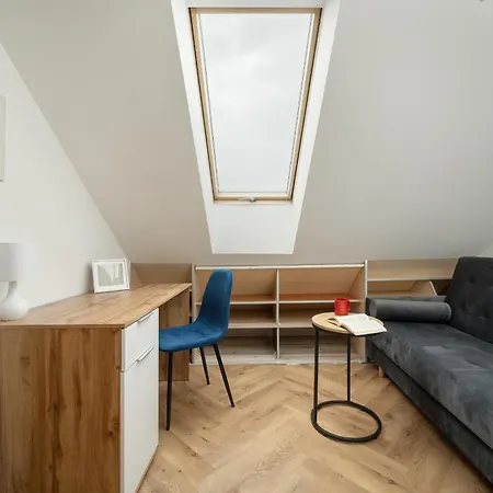 Spacious For 11 With 5 Bedrooms In By Renters *