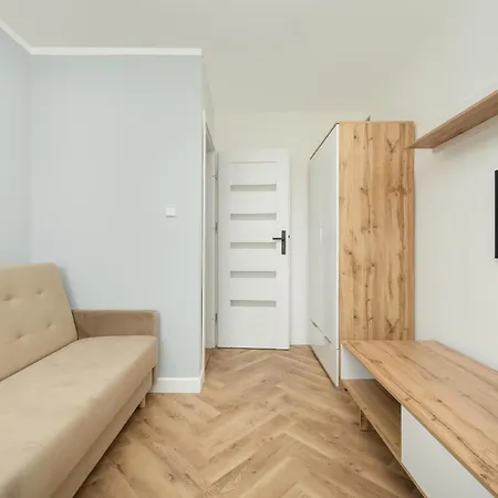 Spacious For 11 With 5 Bedrooms In By Renters Apartamento